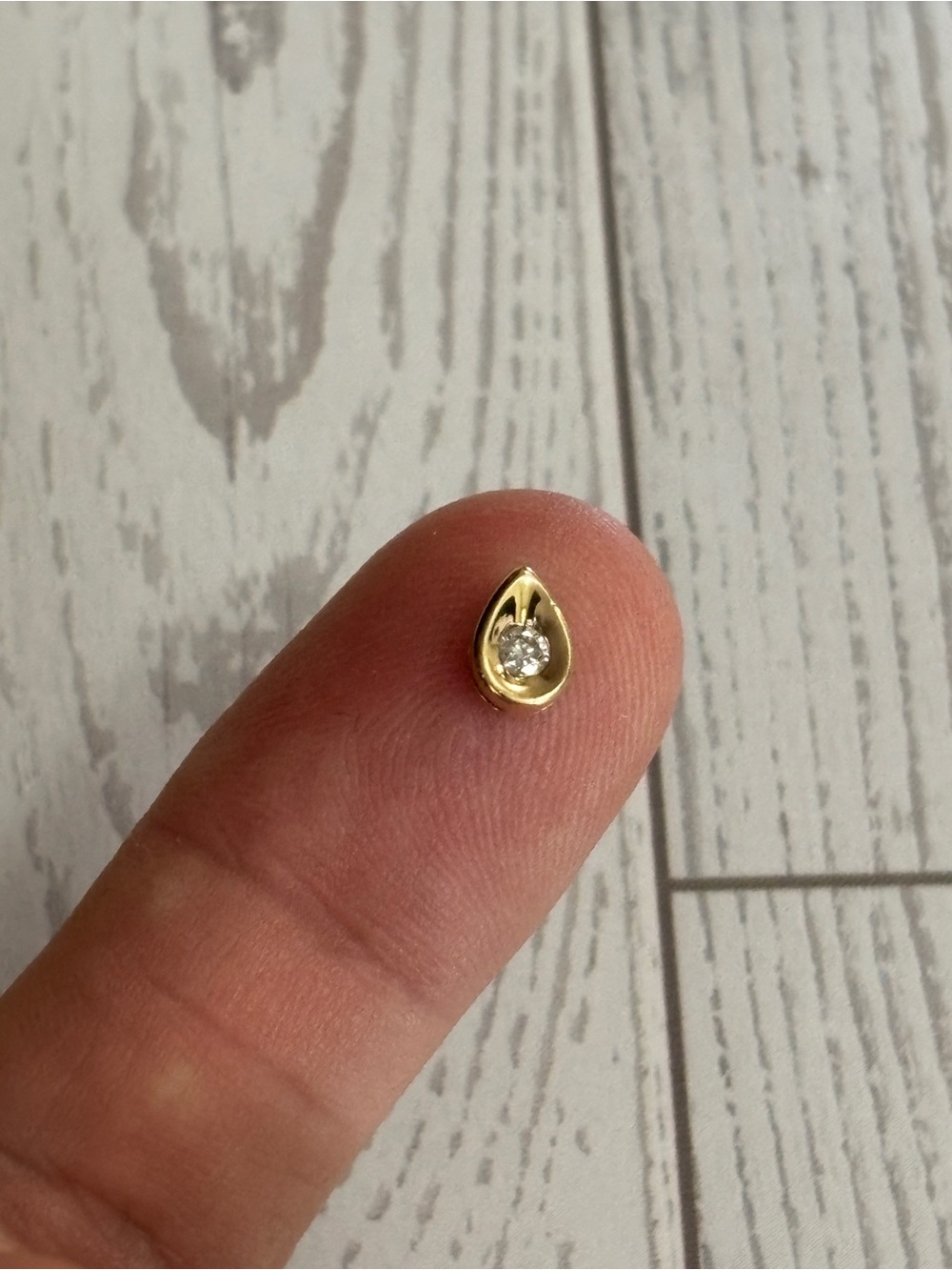 14k Yellow Gold .10 cttw Genuine Solitaire Diamond Teardrop Pendant